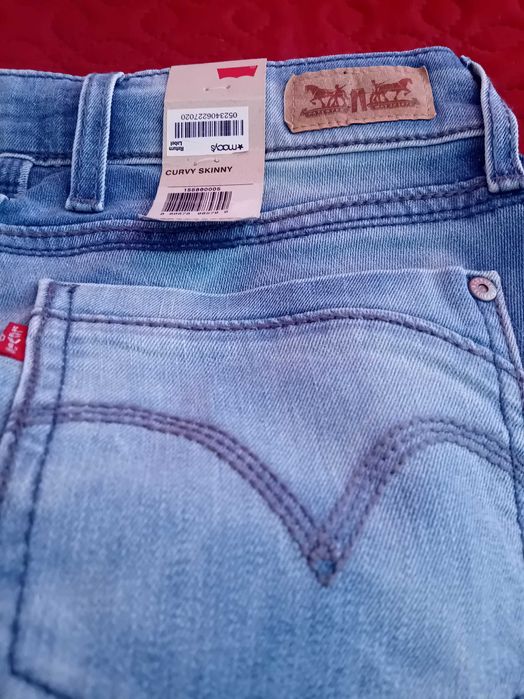 Продавам оригинални чисто нови дънки Levis