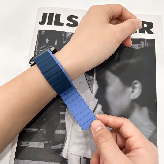 Двуцветна силиконова каишка с магнит за Apple Watch ULTRA/SE/11/10/9/8