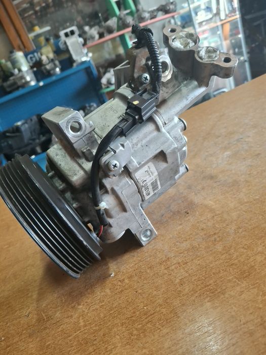 Compresor aer condiționat Dacia  Duster  Ladgy  Logan 1.5 tdci
