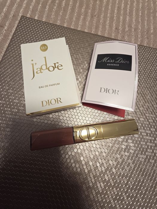 Нови и оригинални  аксесоари  от Диор