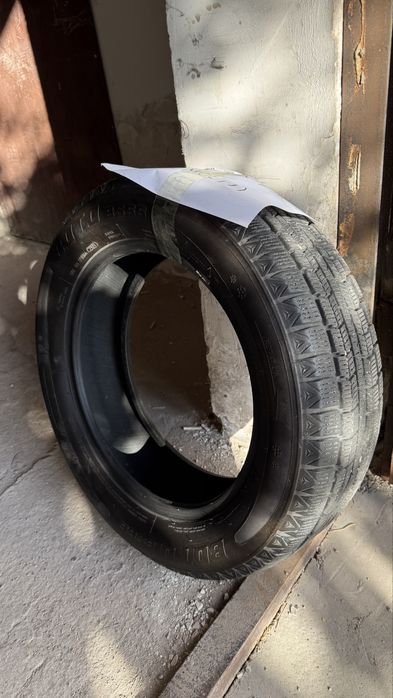 215 60 R17 почти новая