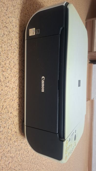 Принтеры Samsung ML-1910 и HP Deskjet 1000.