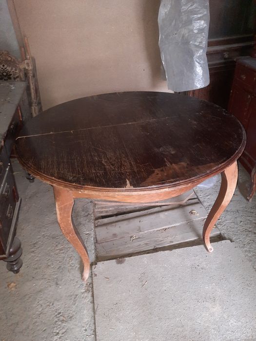 Продаётся комплект из красного дерева.