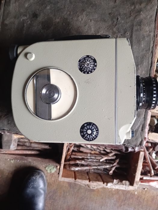 Продаю кинокамеру Кварц