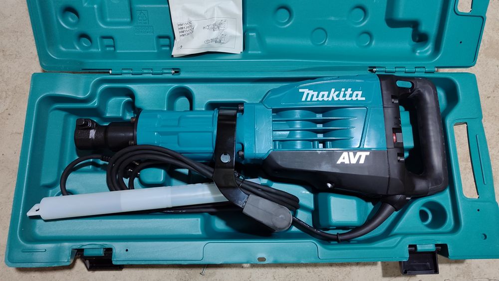 Продам отбойный молоток Makita состояние новый