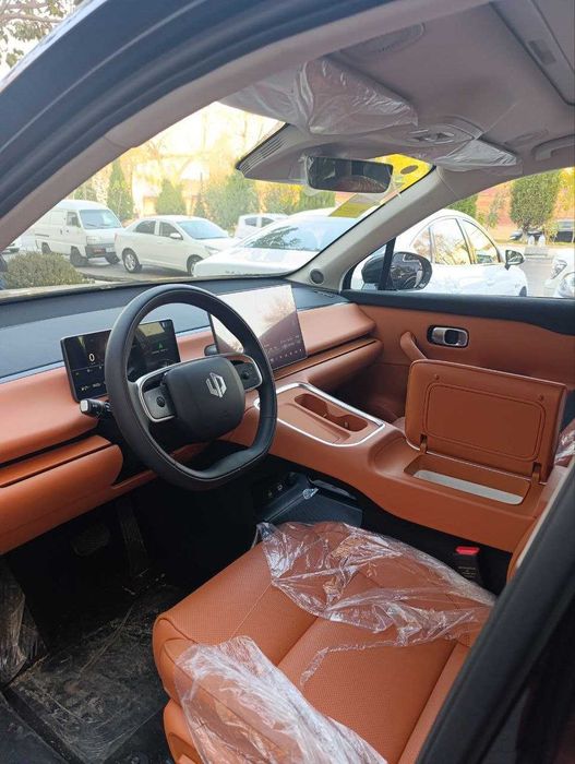 Leapmotor C16 Гибрид Restyling 3 поз фулл! 2025г! Черный/ Оранжевый!