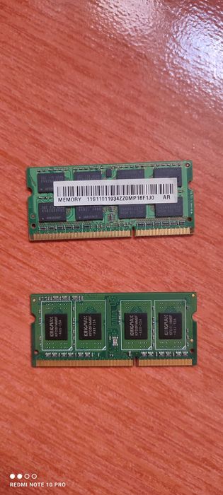 Vand doua placute de ram 4gb PC3