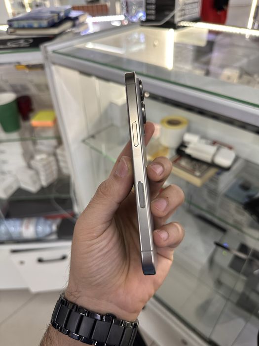 16 pro | 256 Gb and 12 pro max | 256Gb