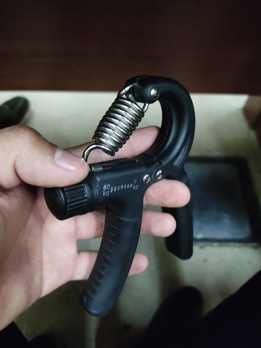 Эспандер черный 5-60кг