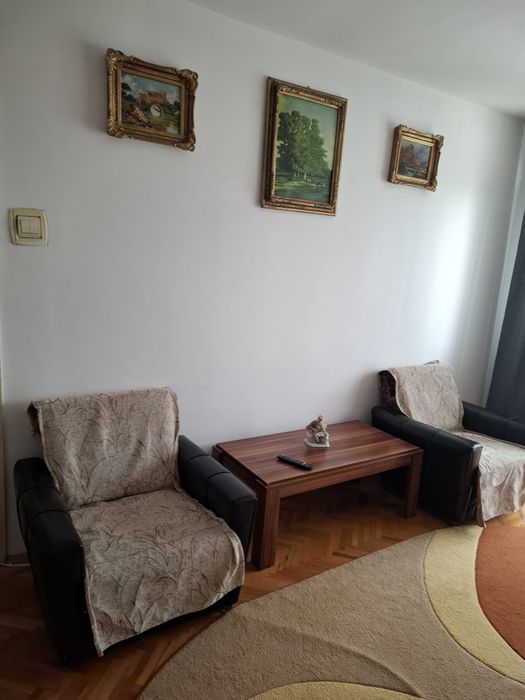 Închiriez apartament cu 2 camere zona Zavoi
