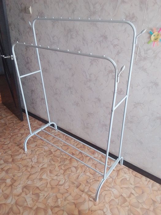 Вешалка для вешей