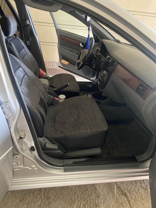 Продаю Lacetti состояние хорошее все вопросов по телефону