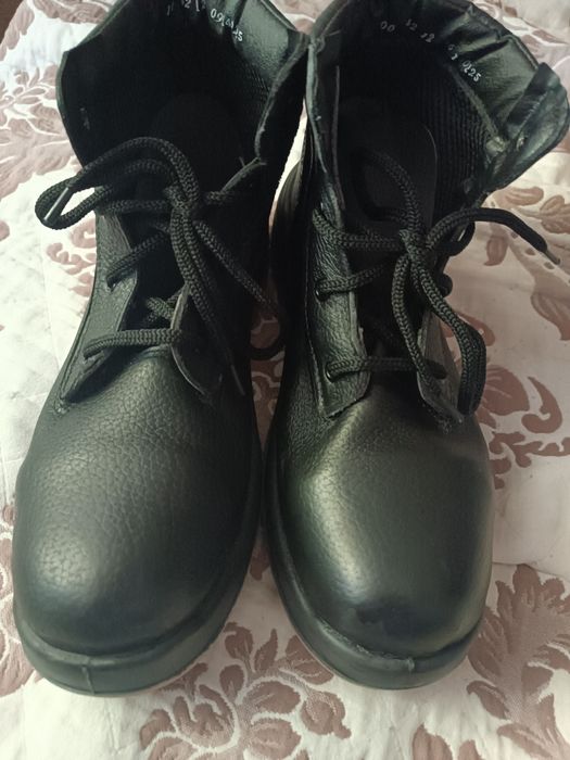 Рабочие Ботинки 42 размер (новые)