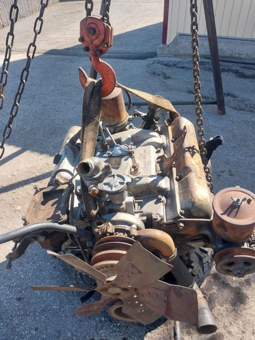 Продается мотор зил 130