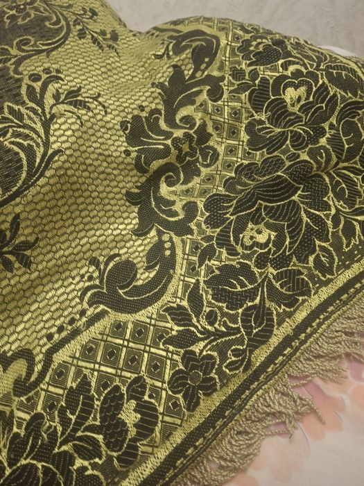 Продам скатерть вышита шелком