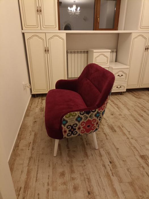 Canapea 2 locuri nouă - 750 ron