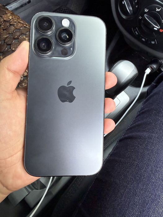 apple iphone 16 pro