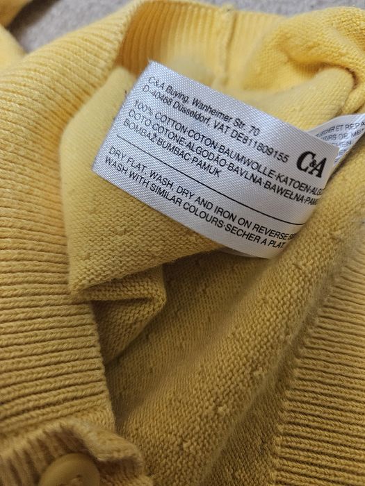 Set 2 pulovere fete H&M mărimea 128 – alb & galben, stare bună