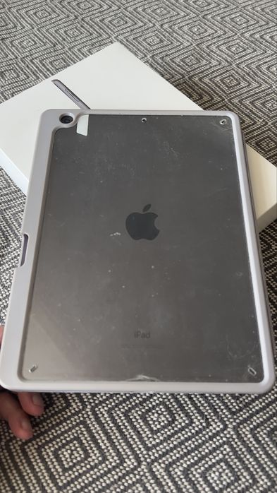 ipad 9, б/у 64 гб отличное состояние