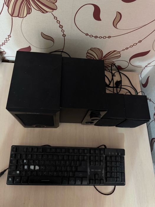 Клавиатура и колонки