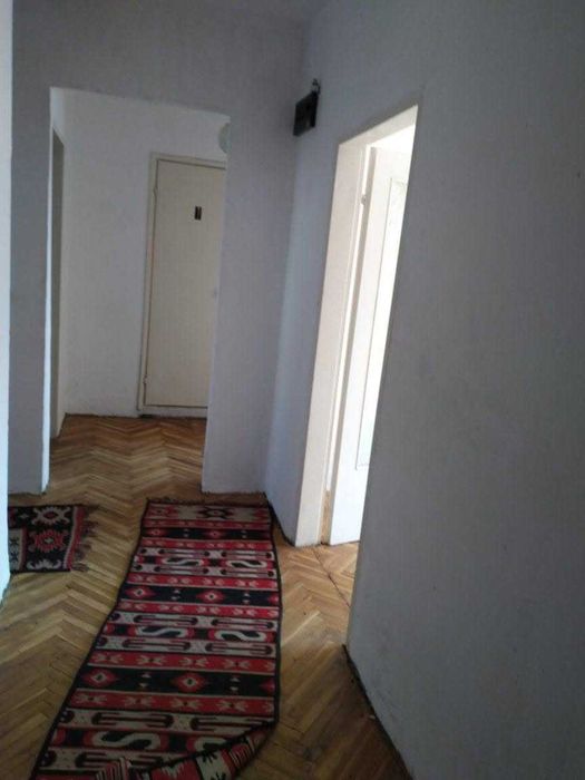продавам апартамент