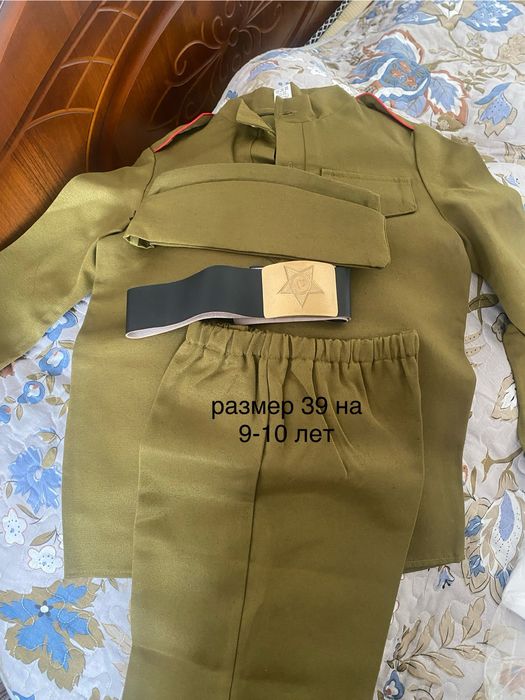 Продам костюм военный для мальчика