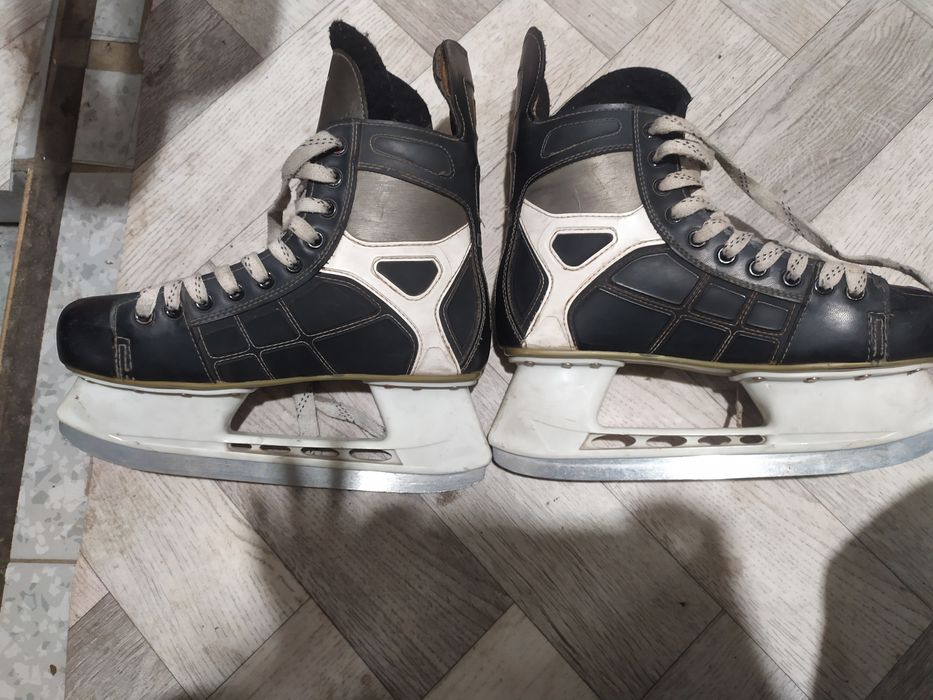 Коньки хоккейные