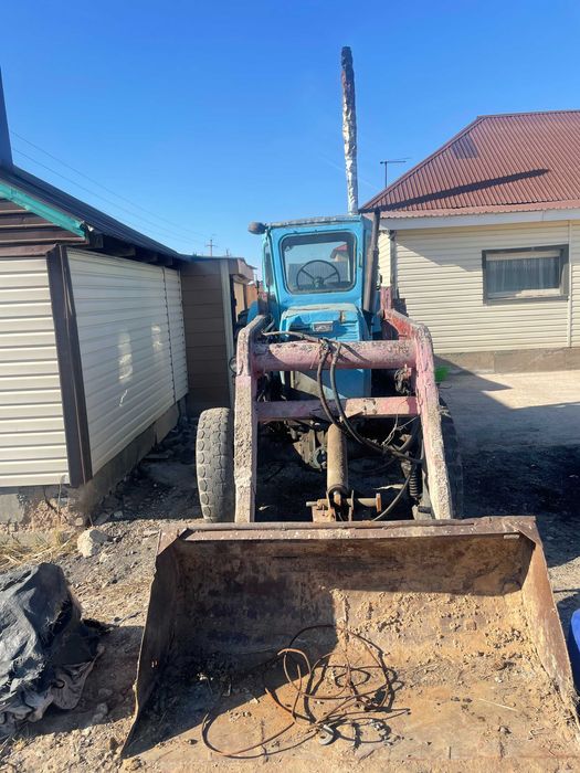 Продам спецтехнику трактор