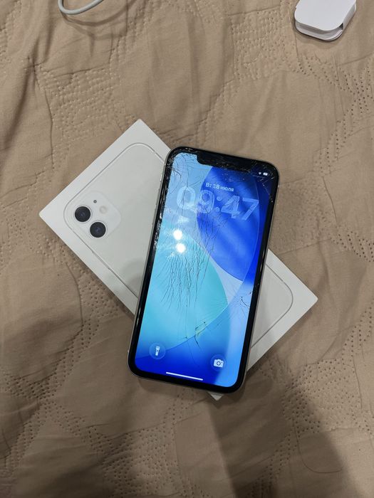 Ipnone 11 64gd white