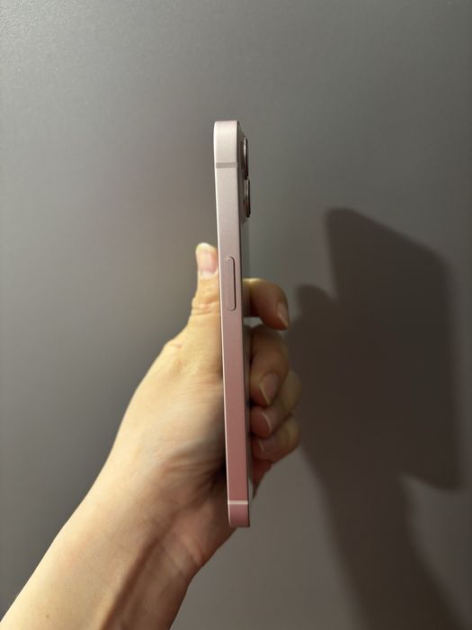 Продам Айфон 13