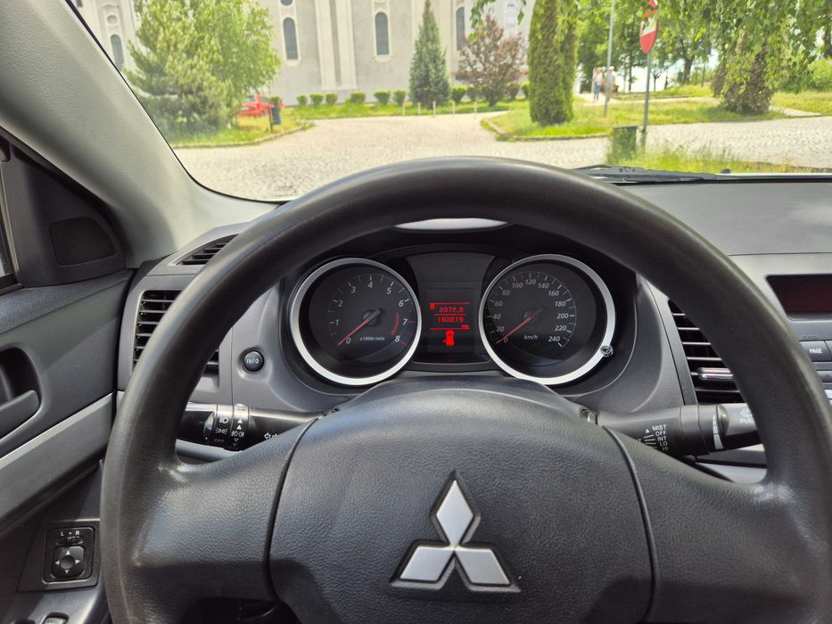 Mitsubishi Lancer 1.6 - 2011
