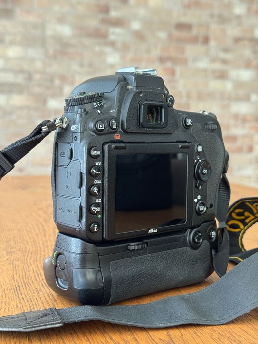 Nikon D750 + Grip MB-D16 + 2 baterii originale
