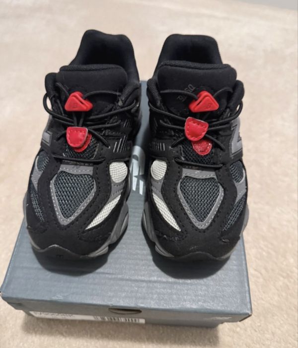 New Balance 9060 copii 27,5