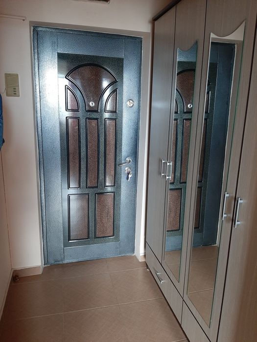 Proprietar,închiriez apartament cu doua camere , semidecomandat — fotografia 1