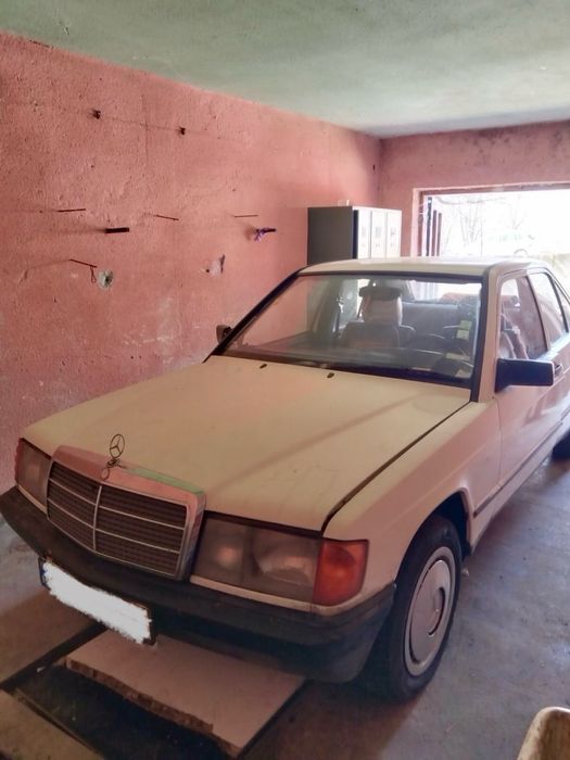 Продавам гараж 26.43 кв.м. (бл. 40), гр. Казанлък, ж.к. Изток