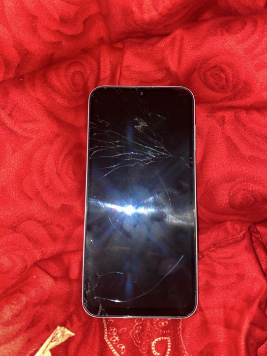 Samsung A15 — 128 GB, 6 GB RAM, funcțional, display spart