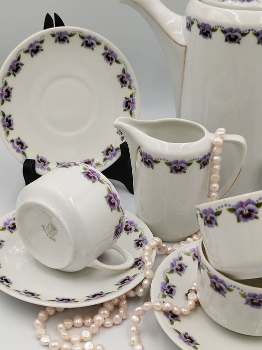 beyer & bock , антикварен сто годишен сервиз за кафе/