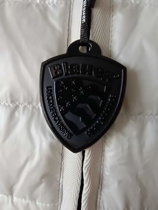 Geaca nouă Blauer