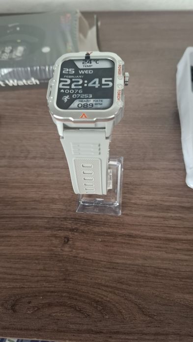 Смарт часовник Laxasfit Q11 сив цвят.