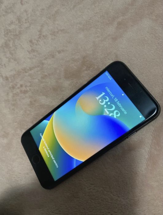 Vand iphone 8 impecabil