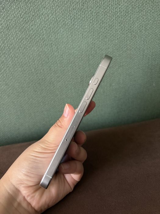 iPhone 15 Pro 256 GB - АКБ 77%