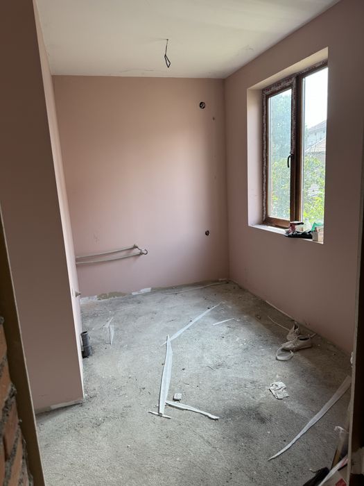 Етаж от къща с двор в центъра на Панагюрище