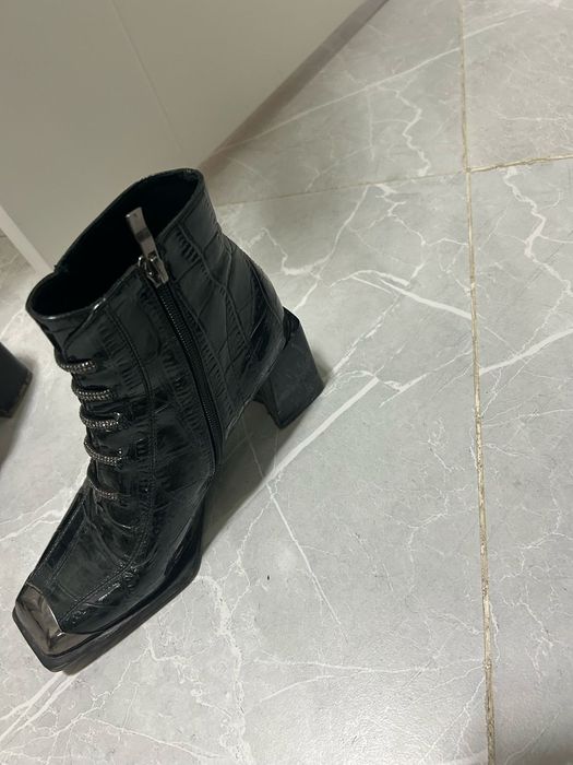 Аяу киім сатылады