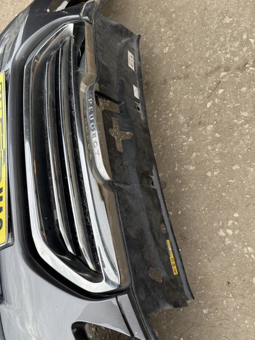 Предна броня за Пежо Peugeot 2008 Allure комплект с всичко 2014г