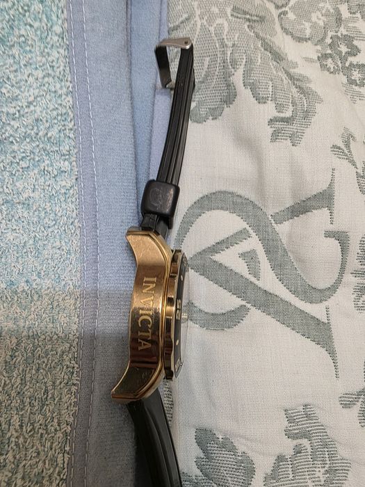 Продам швейцарские часы Invicta pro driver, оригинальные