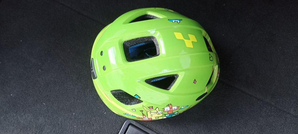 Casca ptr copii CUBE PEBBLE (green friends)
