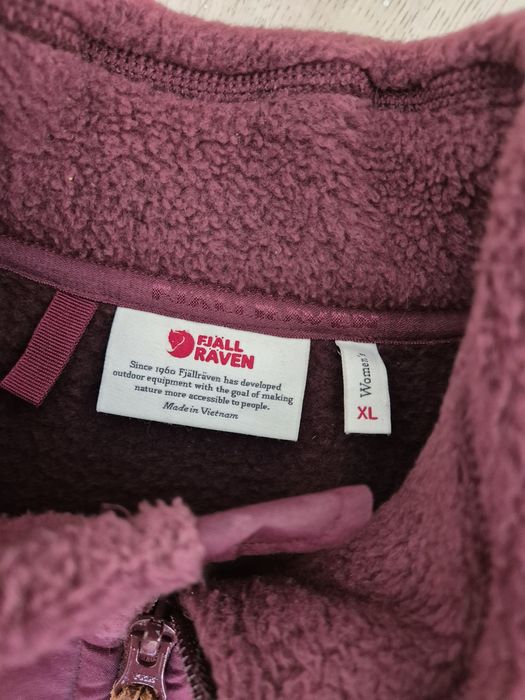 FJALLRAVEN дамски елек в отлично състояние и зимна шапка