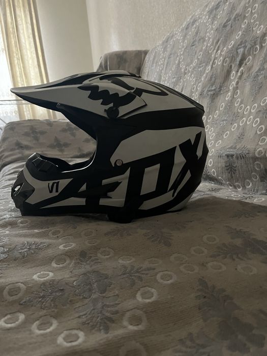 Продам шлем Fox v1