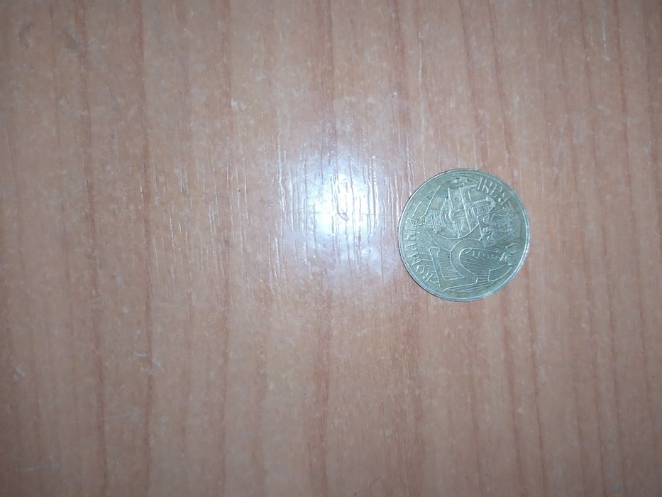 Vând ce se vede în imagini.Pret fix.8000.Ron