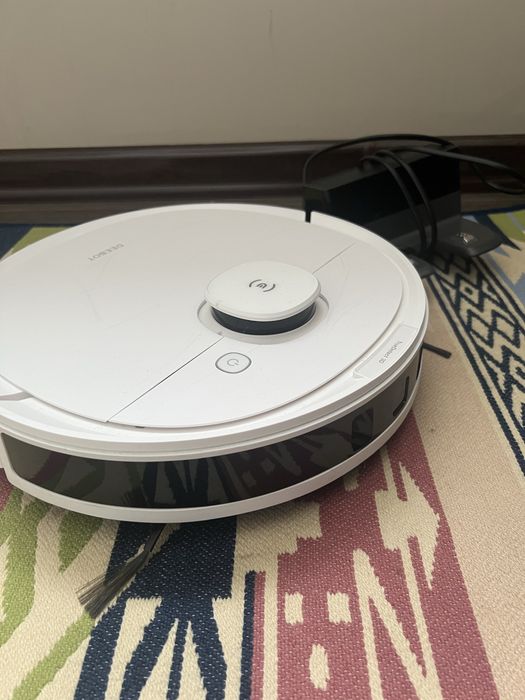 СРОЧНО продаю робот-пылесос в отличном состоянии